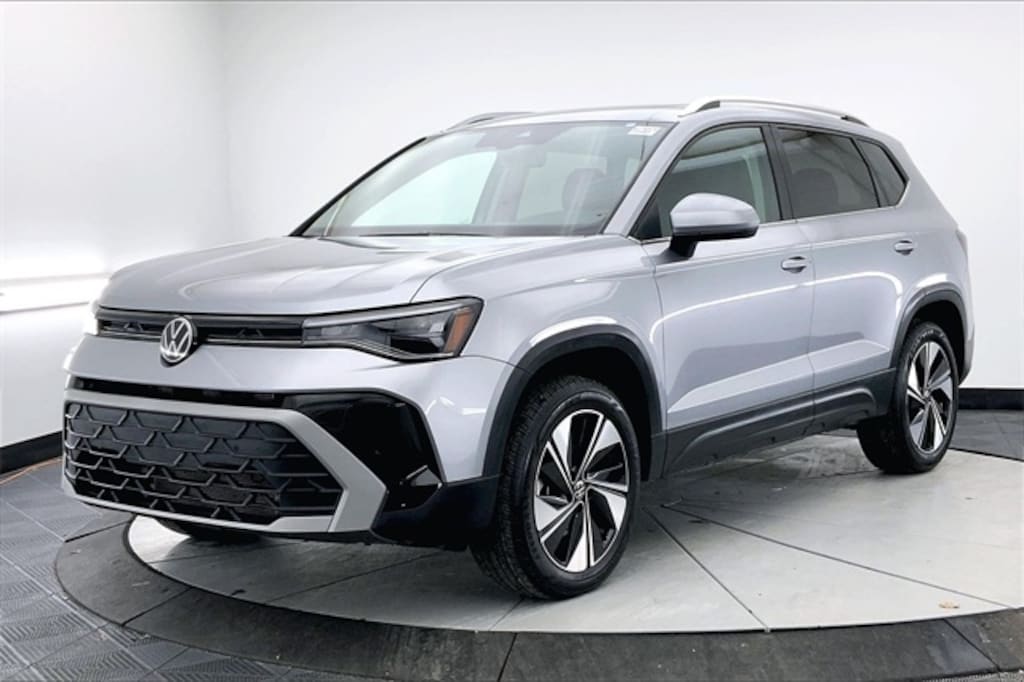 Certified 2025 Volkswagen Taos 1.5T SE SUV