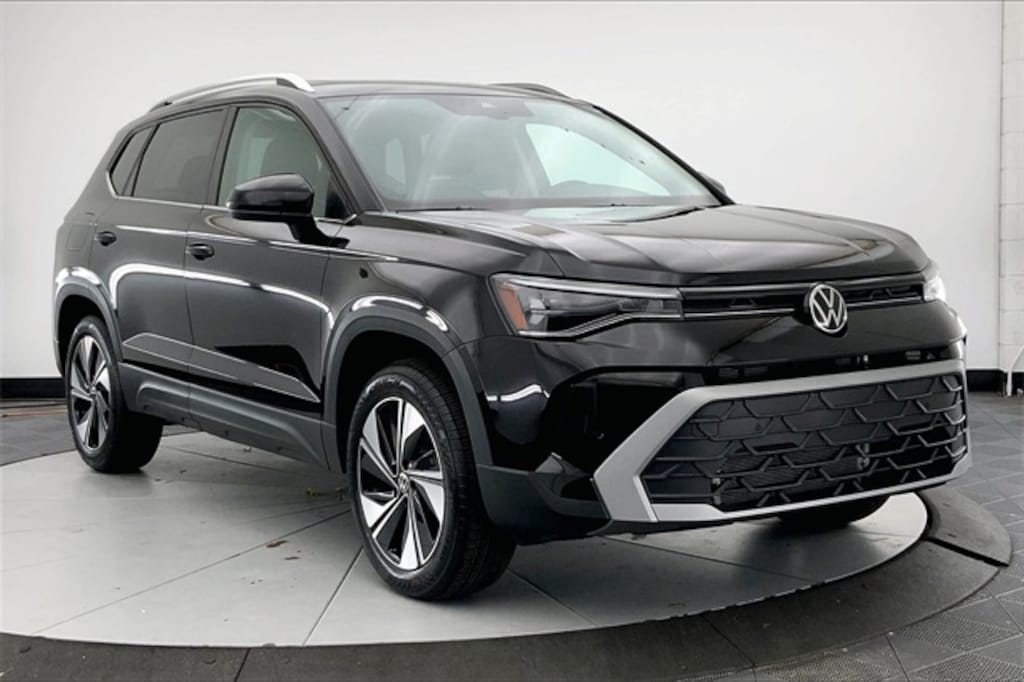 New 2025 Volkswagen Taos 1.5T SE SUV
