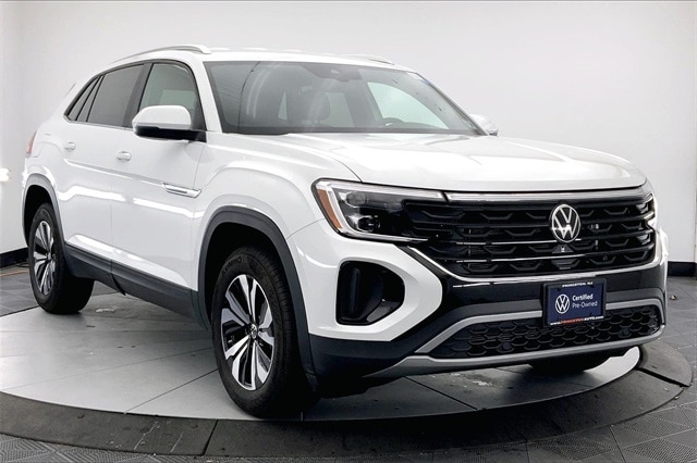 2025 Volkswagen Atlas Cross Sport SE's photo