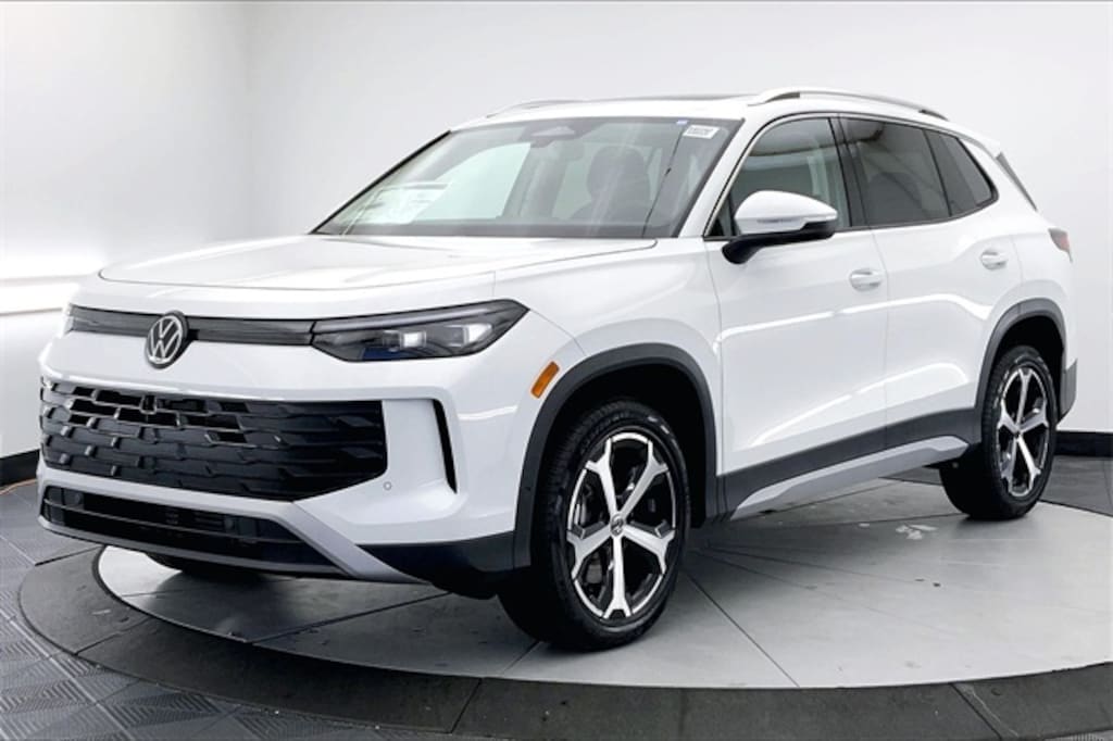 New 2026 Volkswagen Tiguan 2.0T SE SUV