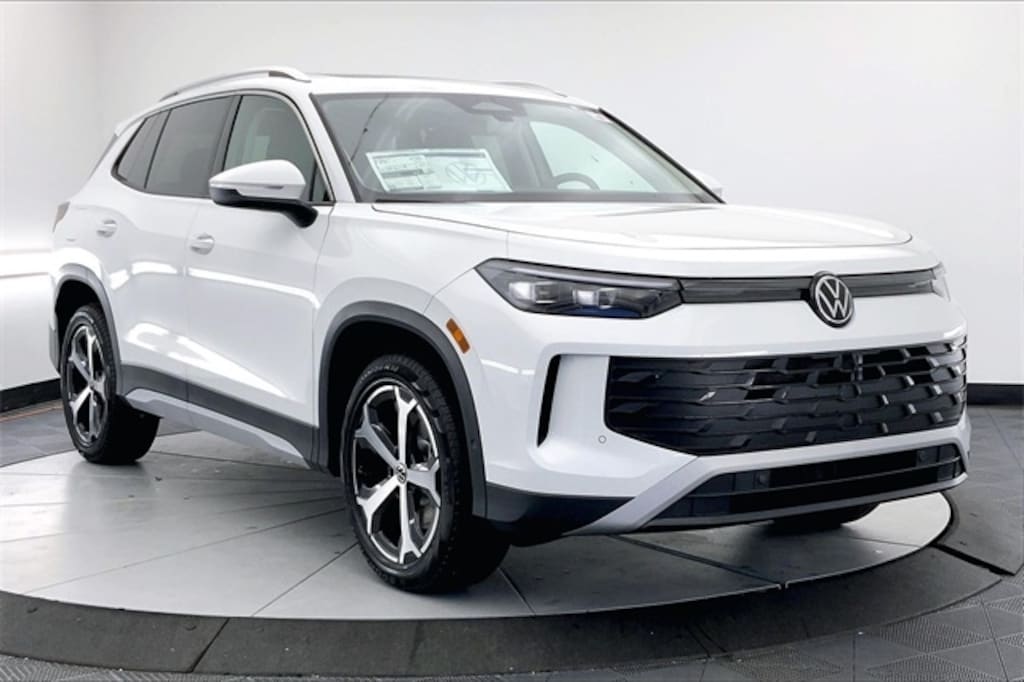 New 2026 Volkswagen Tiguan 2.0T SE SUV