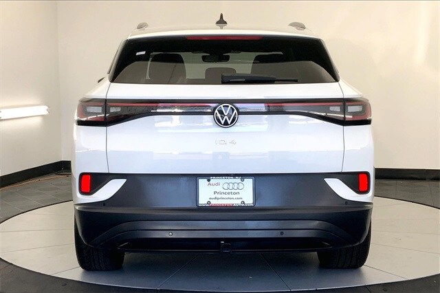 2023 Volkswagen ID.4 Pro photo 4