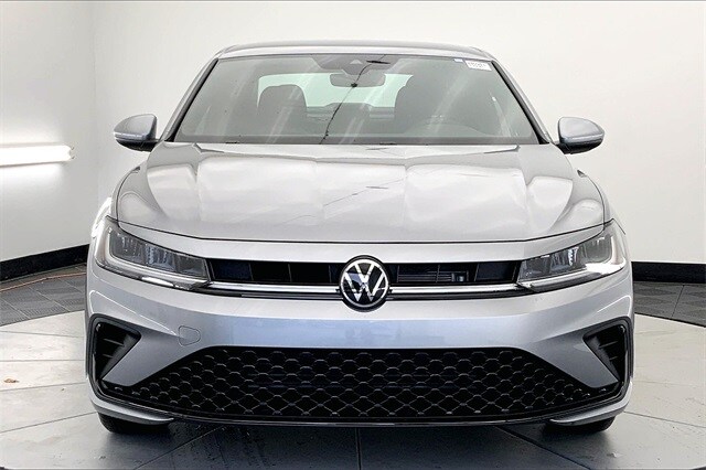 2026 Volkswagen Jetta 1.5T Sport photo 3