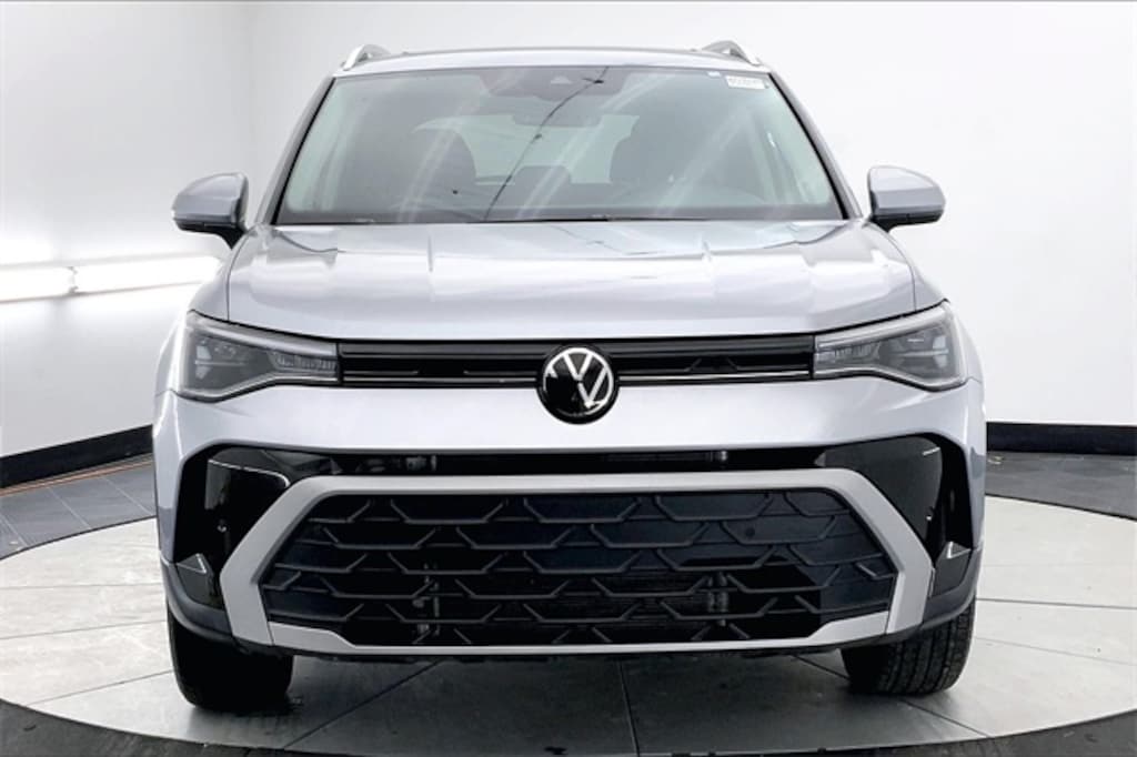 Certified 2025 Volkswagen Taos 1.5T SE SUV