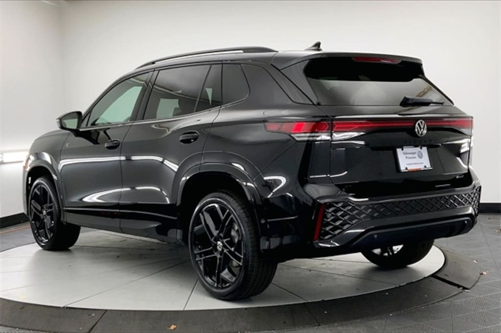 New 2026 Volkswagen Tiguan 2.0T SE R-Line Black SUV