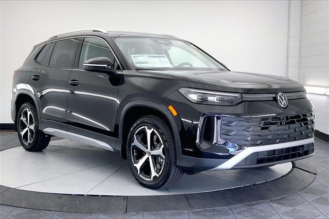 2026 Volkswagen Tiguan SE's photo