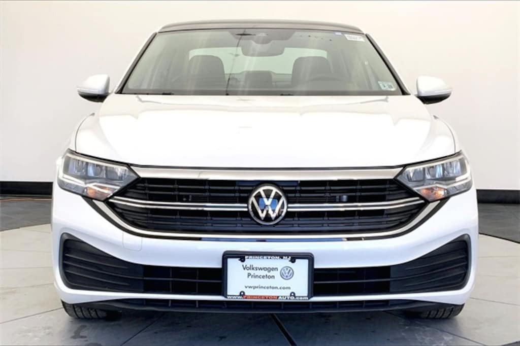 Used 2023 Volkswagen Jetta 1.5T SE Sedan