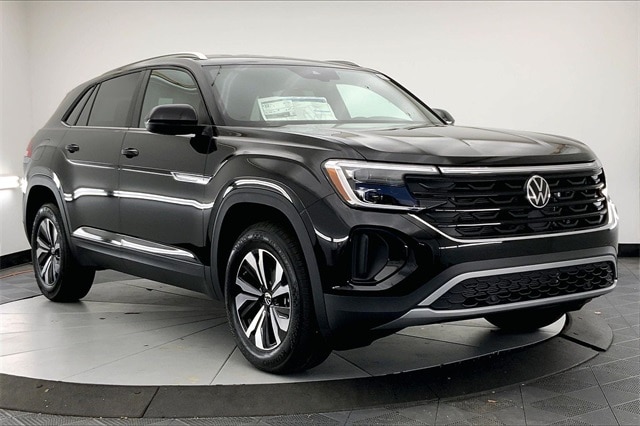 2026 Volkswagen Atlas Cross Sport SE's photo