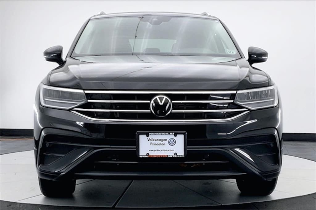 Used 2023 Volkswagen Tiguan 2.0T SE SUV