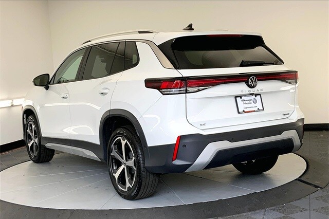 2025 Volkswagen Tiguan SE photo 4