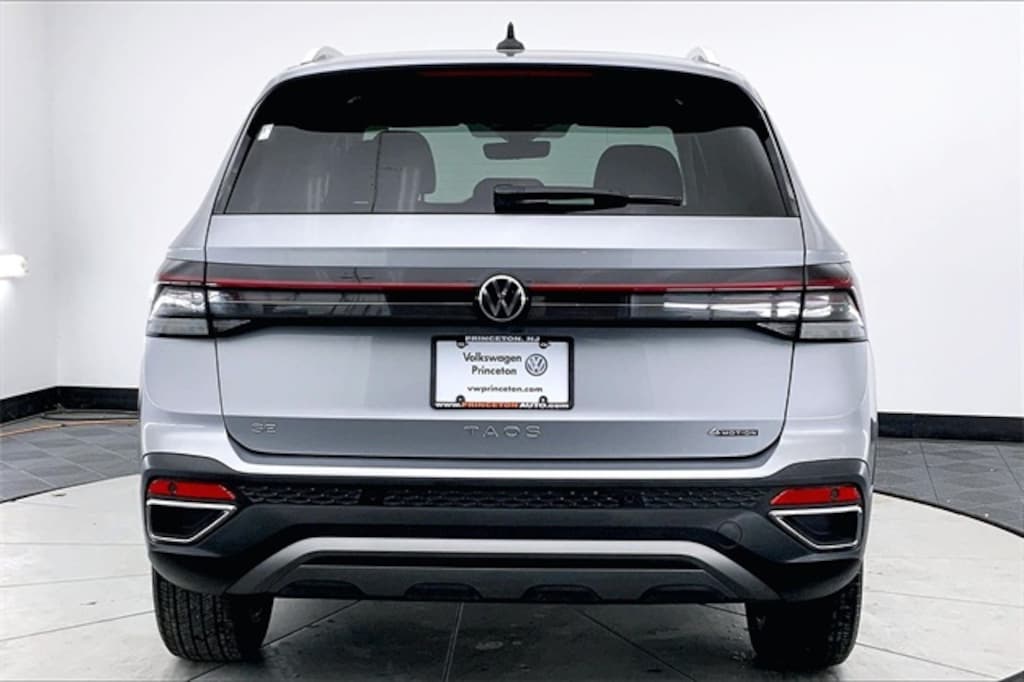 Certified 2025 Volkswagen Taos 1.5T SE SUV