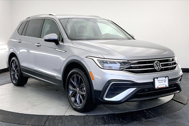 2022 Volkswagen Tiguan SE's photo