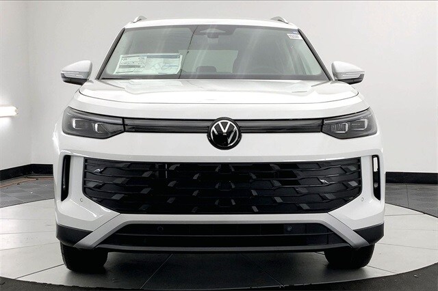 2026 Volkswagen Tiguan S photo 3
