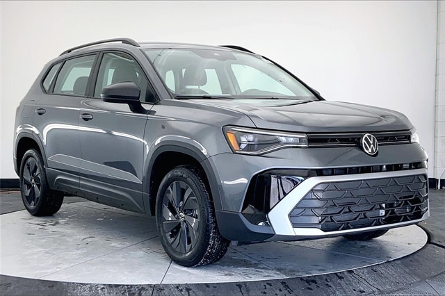 2026 Volkswagen Taos S's photo