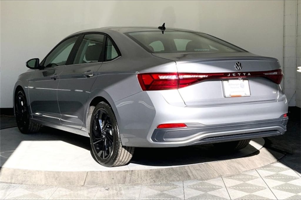 New 2025 Volkswagen Jetta 1.5T SE Sedan