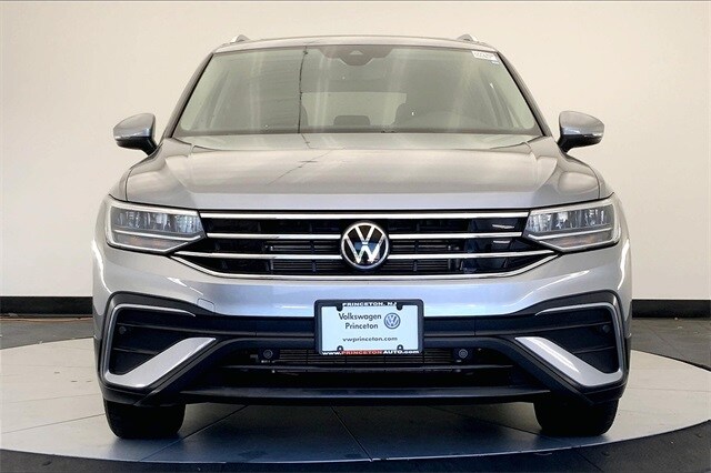 2022 Volkswagen Tiguan SE photo 3