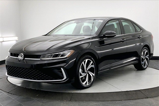 2025 Volkswagen Jetta 1.5T SEL photo 2