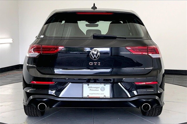 2024 Volkswagen Golf GTI S photo 3