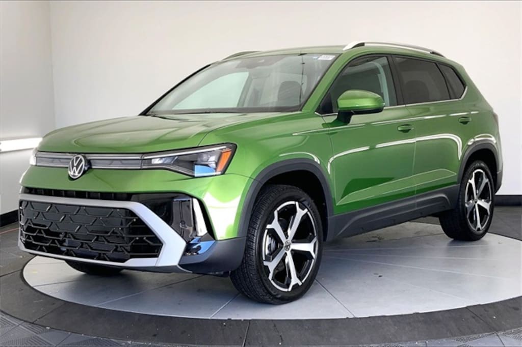 New 2025 Volkswagen Taos 1.5T SEL SUV