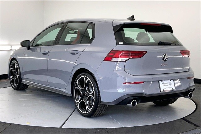 2026 Volkswagen Golf GTI Autobahn photo 4