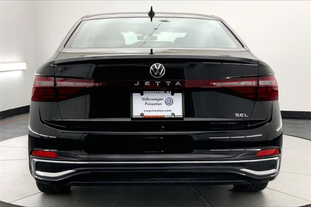 Certified 2025 Volkswagen Jetta 1.5T SEL Sedan