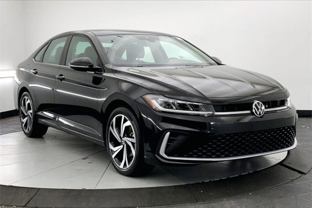 Certified 2025 Volkswagen Jetta 1.5T SEL Sedan