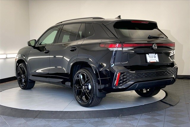 2025 Volkswagen Tiguan SE R-Line Black photo 2