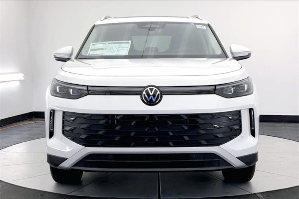 New 2026 Volkswagen Tiguan 2.0T SE SUV