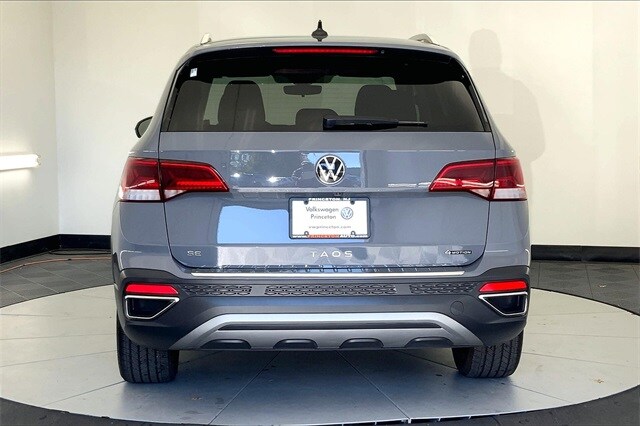 2023 Volkswagen Taos SE photo 4