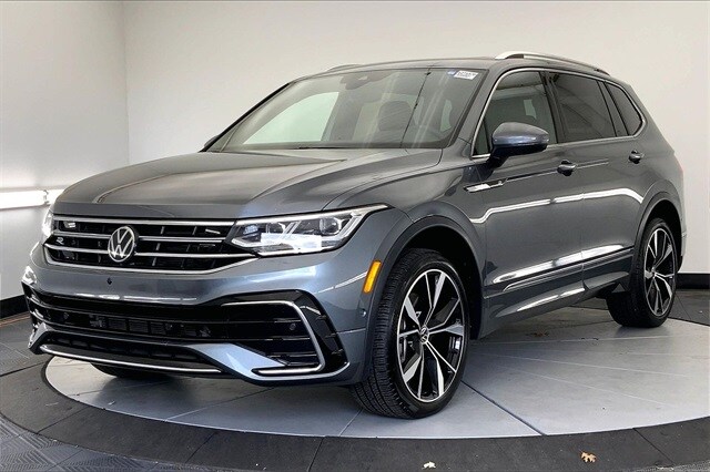 2022 Volkswagen Tiguan SEL Premium R-Line photo 2