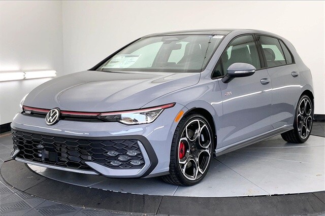 2026 Volkswagen Golf GTI Autobahn photo 2