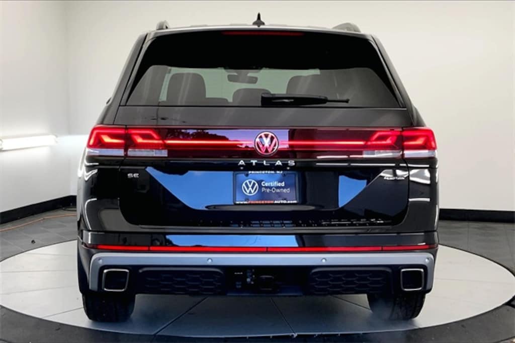 Certified 2025 Volkswagen Atlas 2.0T Peak Edition SUV