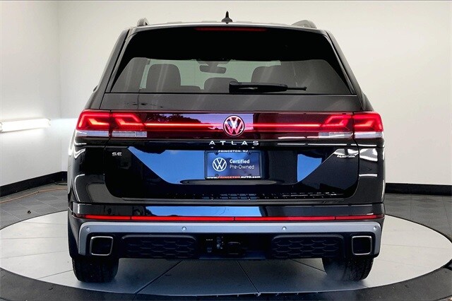 2025 Volkswagen Atlas Peak Edition SE photo 3