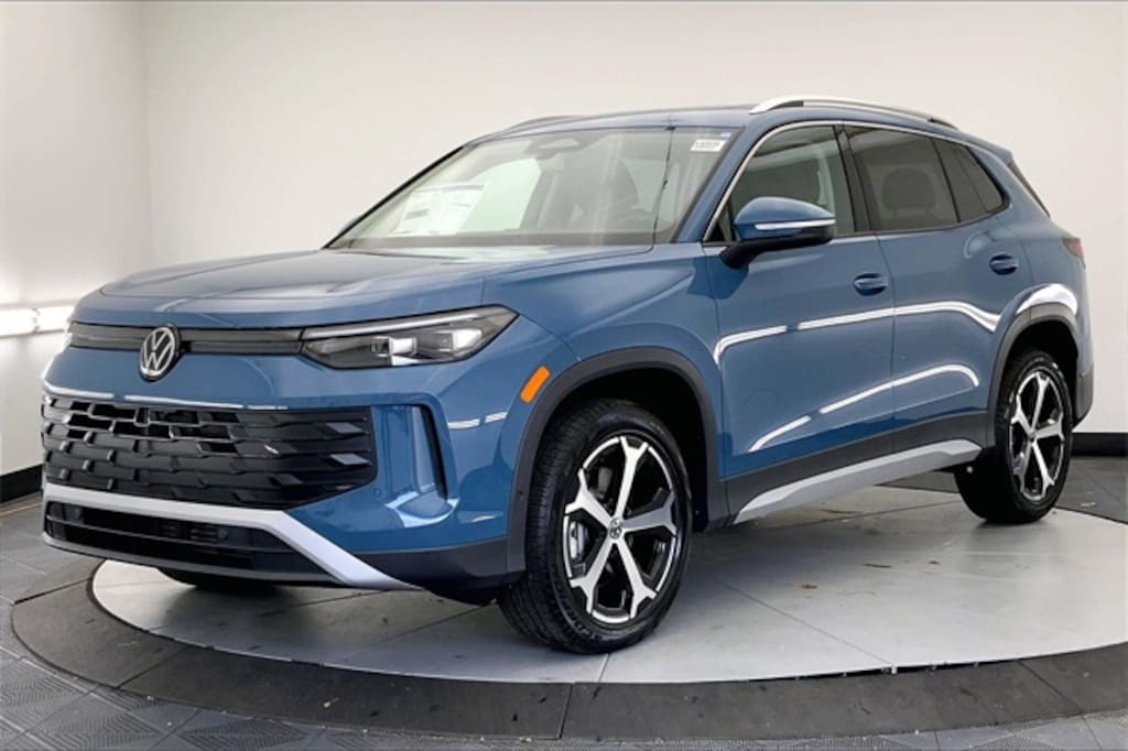 New 2026 Volkswagen Tiguan 2.0T SE SUV