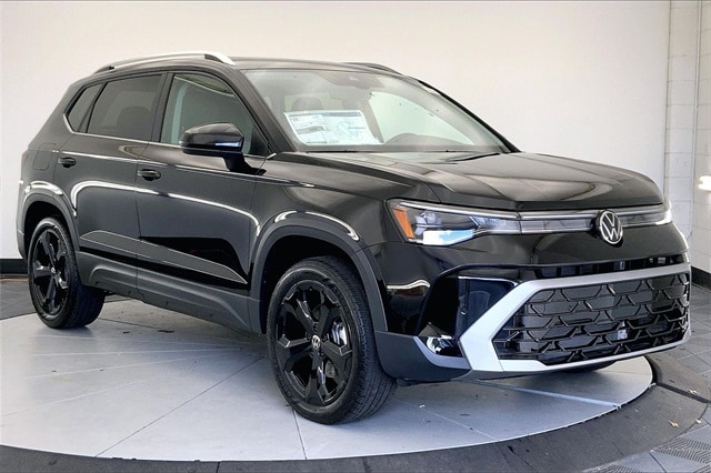 2026 Volkswagen Taos SEL's photo