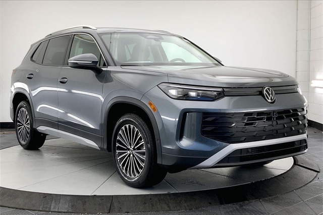2026 Volkswagen Tiguan S's photo