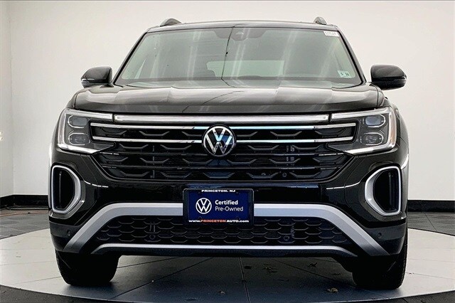 2025 Volkswagen Atlas Peak Edition SE photo 3