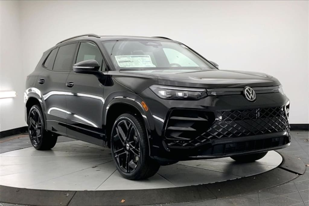 New 2026 Volkswagen Tiguan 2.0T SE R-Line Black SUV