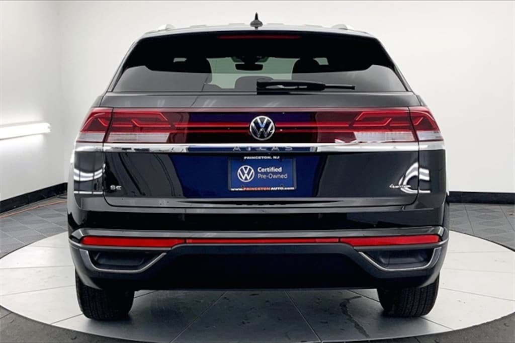Used 2025 Volkswagen Atlas Cross Sport 2.0T SE SUV