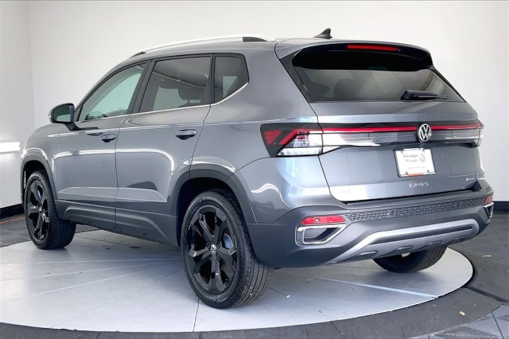 New 2026 Volkswagen Taos 1.5T SEL SUV