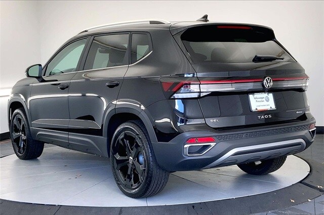 2026 Volkswagen Taos SEL photo 3
