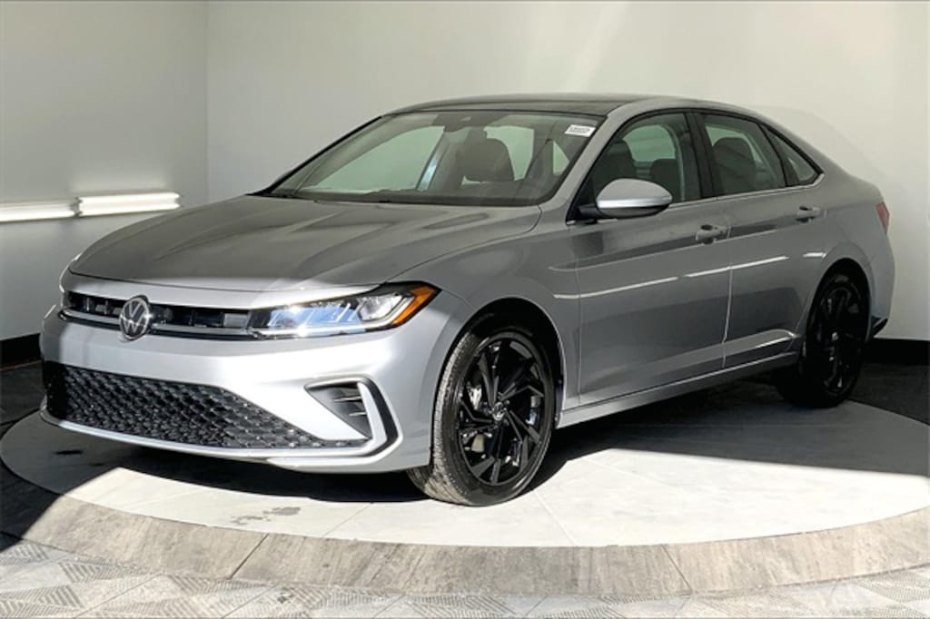 New 2025 Volkswagen Jetta 1.5T SE Sedan