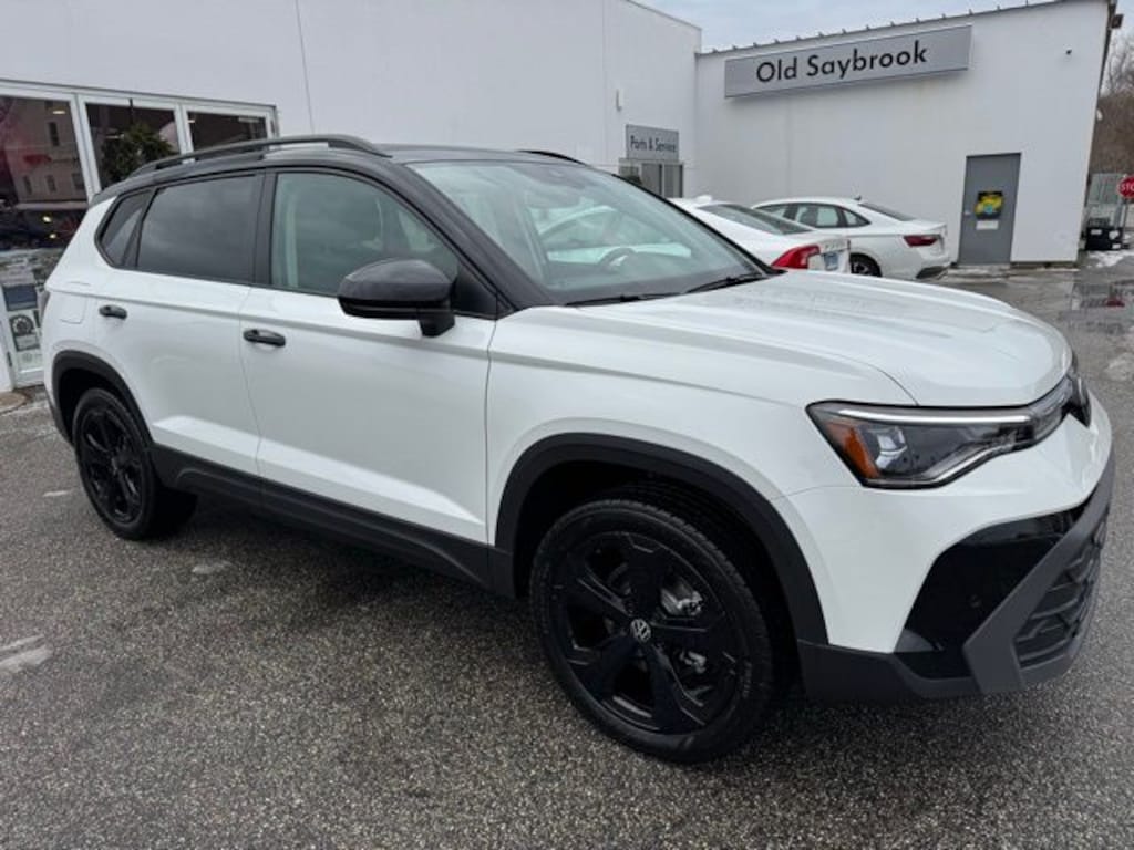 New 2026 Volkswagen Taos 1.5T SE Black SUV