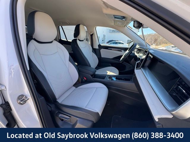 2025 Volkswagen Tiguan SE - Photo 26