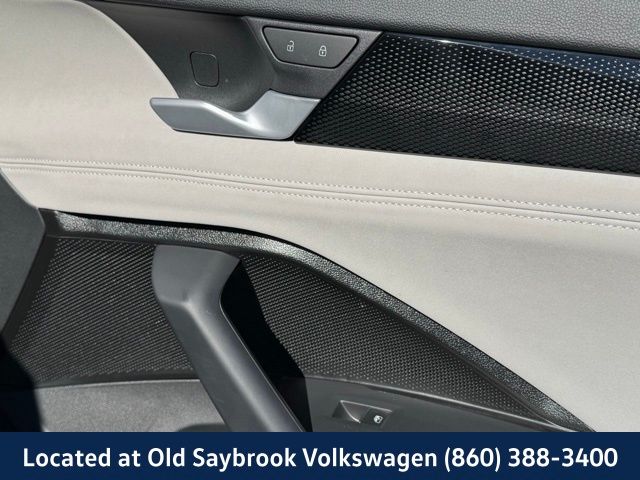 2025 Volkswagen Tiguan SE - Photo 29