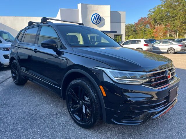 2024 Volkswagen Tiguan SE R-Line Black photo 3
