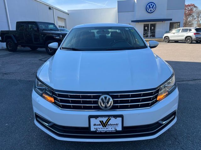 2016 Volkswagen Passat SE photo 2