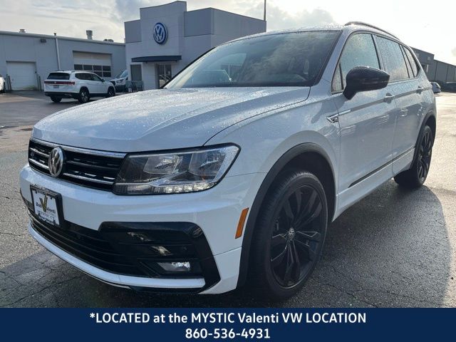2021 Volkswagen Tiguan SE R-LINE BLACK's photo