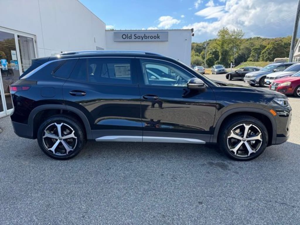 New 2025 Volkswagen Tiguan 2.0T SE SUV