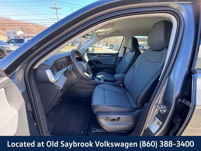 2025 Volkswagen Tiguan SE - Photo 28